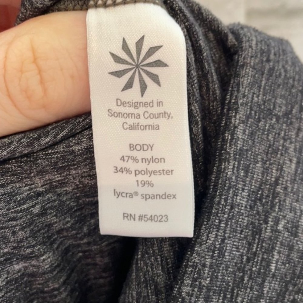 Athleta Criss Cross Heathered Grey Capri Legging - Picture 8 of 12